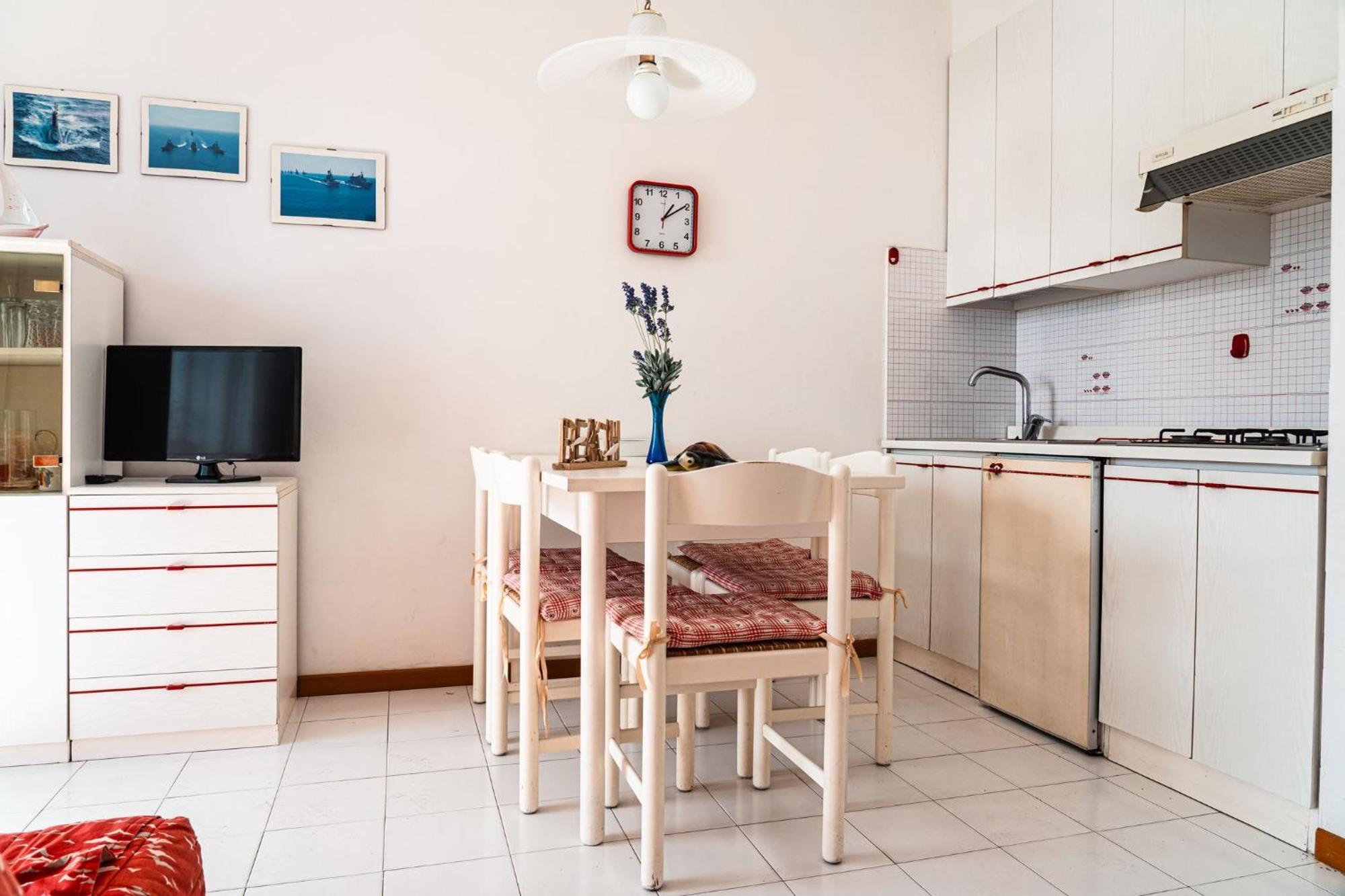 Nice Apartment With Sunny Terrace In Bibione Exterior photo